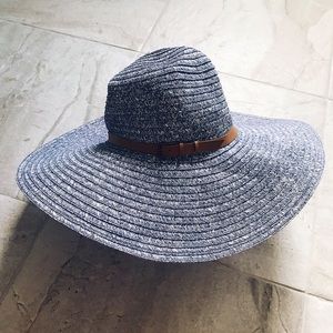 Betmar floppy hat